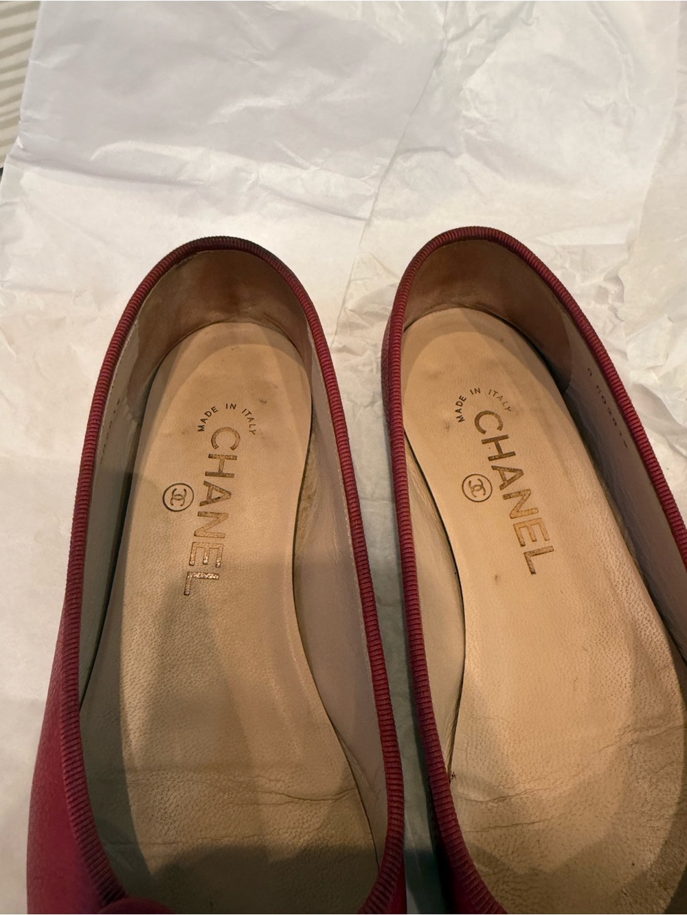 CHANEL Red Leather CC Bow Ballet Flats - Picture 5 of 7